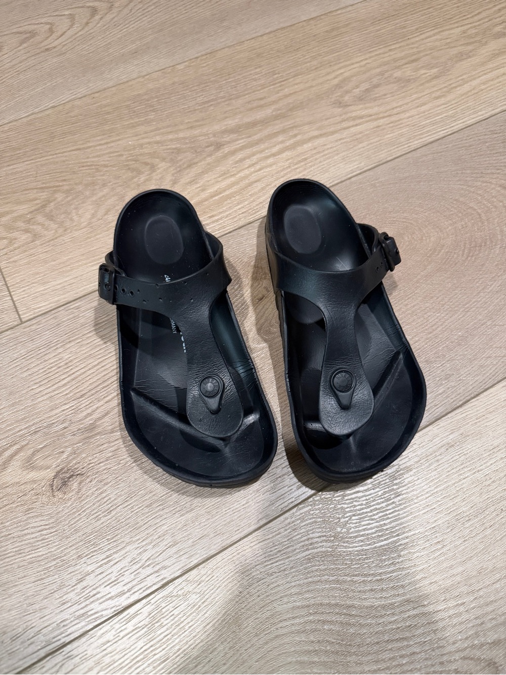Birkenstock Foam Like Black Women's Toe-Post Sandals Sz 8